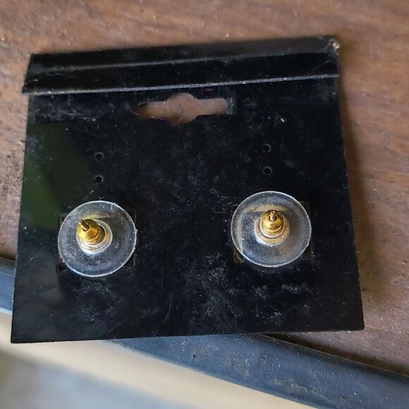 Earrings   - Picture 2 of 3